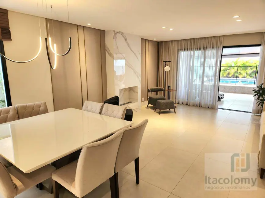 Foto 5 de Casa de Condomínio com 5 quartos à venda, 450m2 em Santana De Parnaiba - SP