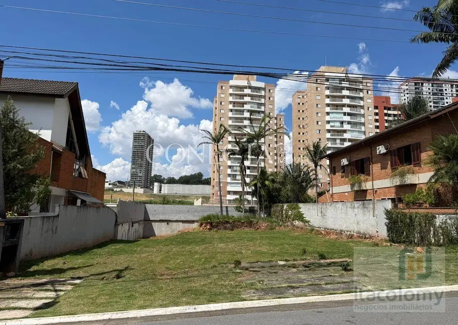 Foto 3 de Terreno / Lote à venda, 560m2 em Barueri - SP