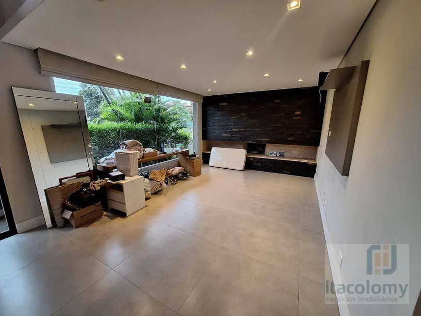 Foto 2 de Casa de Condomínio com 4 quartos para alugar, 560m2 em Barueri - SP