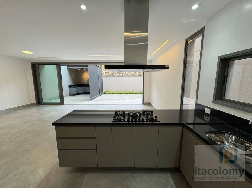 Foto 8 de Casa de Condomínio com 3 quartos para alugar, 230m2 em Tamboré, Barueri - SP