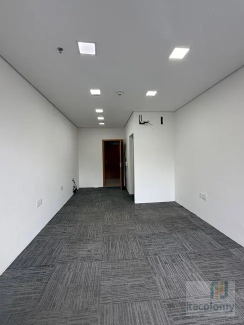 Foto 5 de Sala Comercial à venda e para alugar, 39m2 em Tamboré, Santana De Parnaiba - SP
