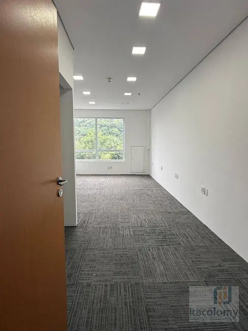 Foto 2 de Sala Comercial à venda e para alugar, 39m2 em Tamboré, Santana De Parnaiba - SP