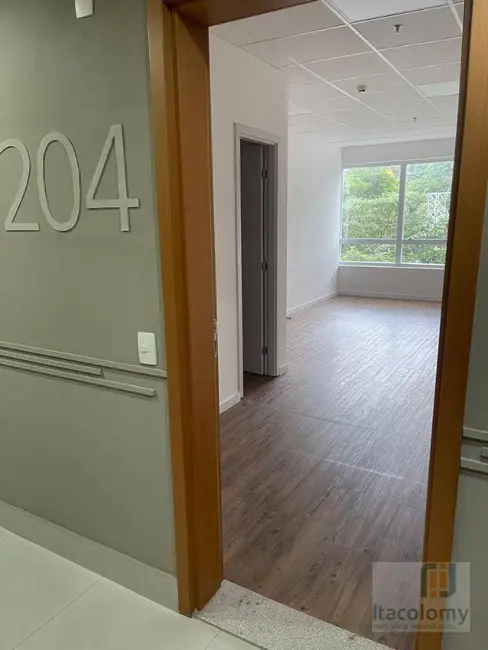 Foto 4 de Sala Comercial para alugar, 29m2 em Tamboré, Santana De Parnaiba - SP