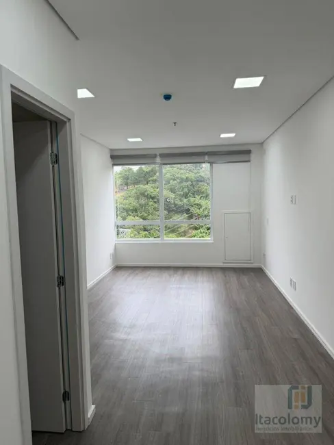 Foto 2 de Sala Comercial para alugar, 29m2 em Tamboré, Santana De Parnaiba - SP