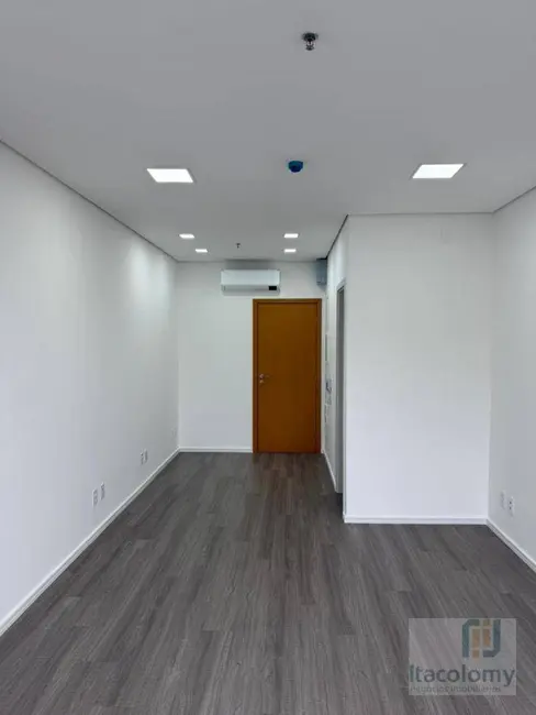 Foto 1 de Sala Comercial para alugar, 29m2 em Tamboré, Santana De Parnaiba - SP