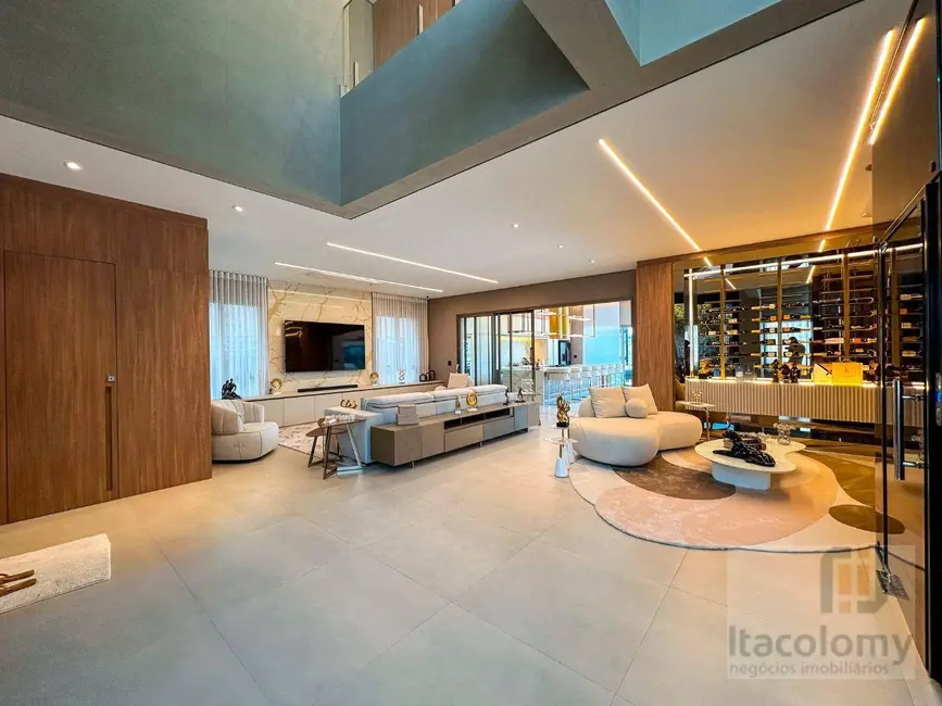 Casa de Condomínio com 3 quartos à venda, 698m2 em Santana De Parnaiba - SP - imagem 8 Foto 8 de Casa de Condomínio com 3 quartos à venda, 698m2 em Santana De Parnaiba - SP