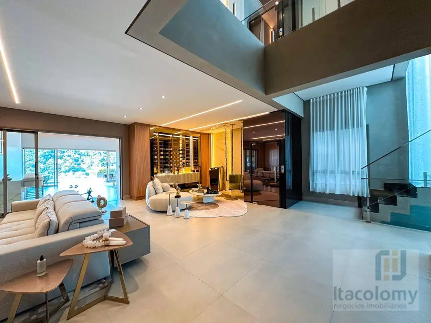 Foto 3 de Casa de Condomínio com 3 quartos à venda, 698m2 em Santana De Parnaiba - SP