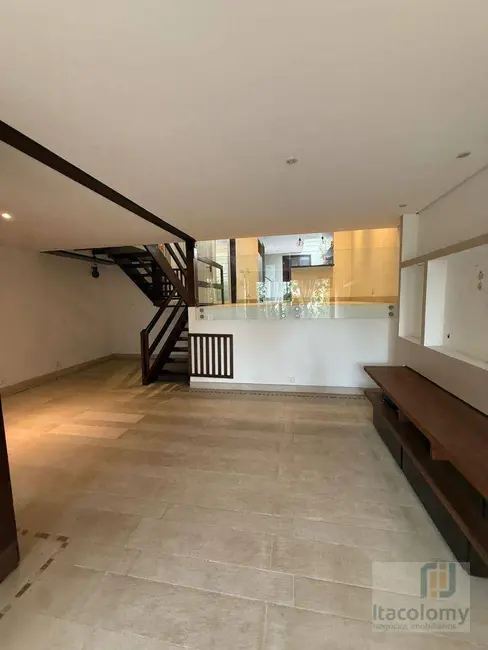 Foto 3 de Casa de Condomínio com 3 quartos à venda, 180m2 em Santana De Parnaiba - SP