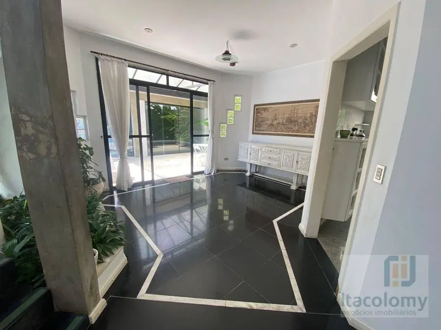 Casa de Condomínio com 5 quartos à venda, 560m2 em Barueri - SP - imagem 5 Foto 5 de Casa de Condomínio com 5 quartos à venda, 560m2 em Barueri - SP