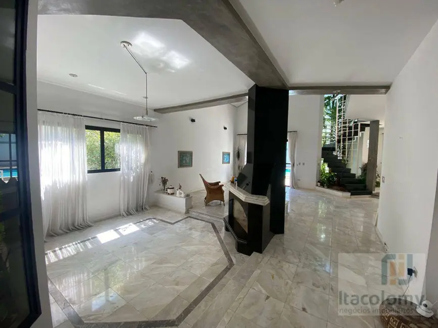 Casa de Condomínio com 5 quartos à venda, 560m2 em Barueri - SP - imagem 4 Foto 4 de Casa de Condomínio com 5 quartos à venda, 560m2 em Barueri - SP