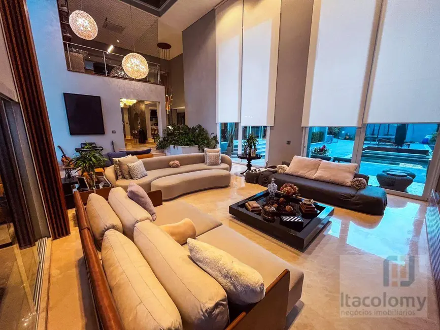 Casa de Condomínio com 4 quartos à venda, 1124m2 em Barueri - SP - imagem 3 Foto 3 de Casa de Condomínio com 4 quartos à venda, 1124m2 em Barueri - SP