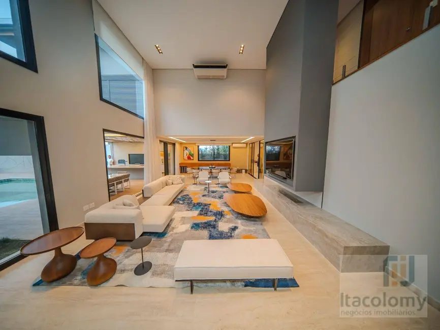 Casa de Condomínio com 3 quartos à venda, 962m2 em Colinas da Anhangüera, Santana De Parnaiba - SP - imagem 3 Foto 3 de Casa de Condomínio com 3 quartos à venda, 962m2 em Colinas da Anhangüera, Santana De Parnaiba - SP