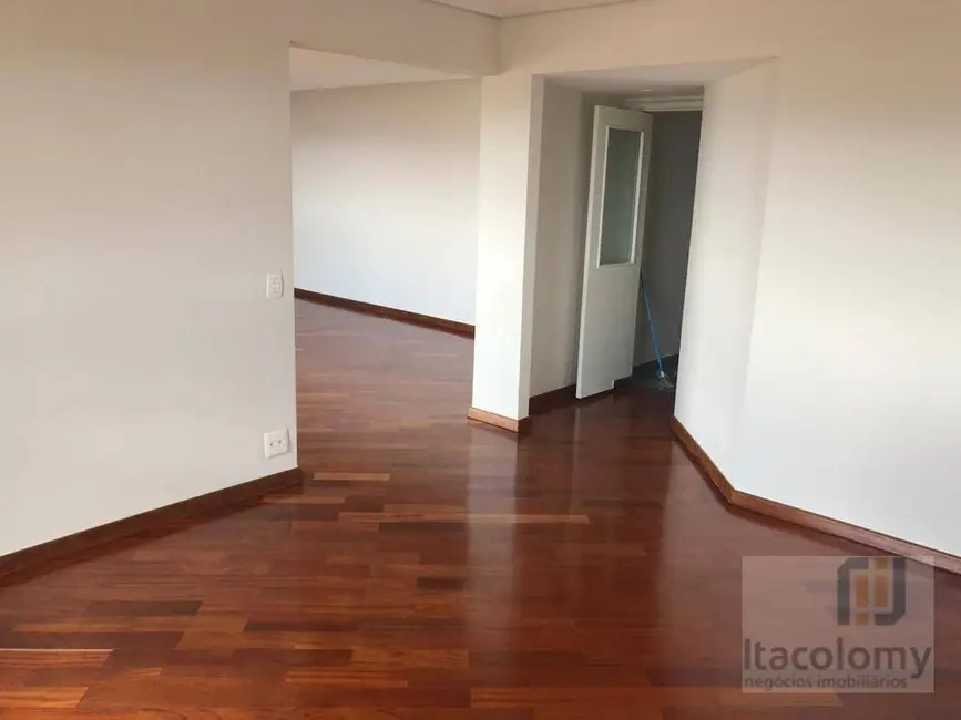 Foto 2 de Apartamento com 4 quartos para alugar, 210m2 em Alphaville Industrial, Barueri - SP