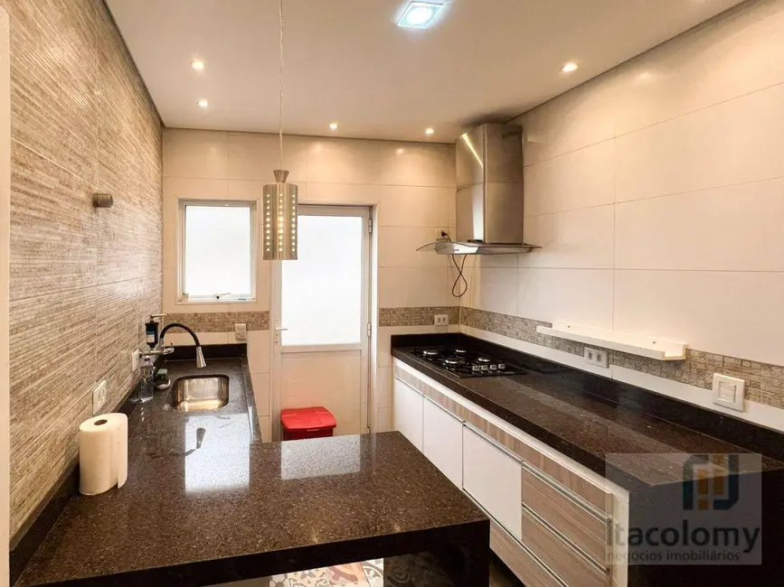 Foto 3 de Casa de Condomínio com 4 quartos à venda, 380m2 em Santana De Parnaiba - SP