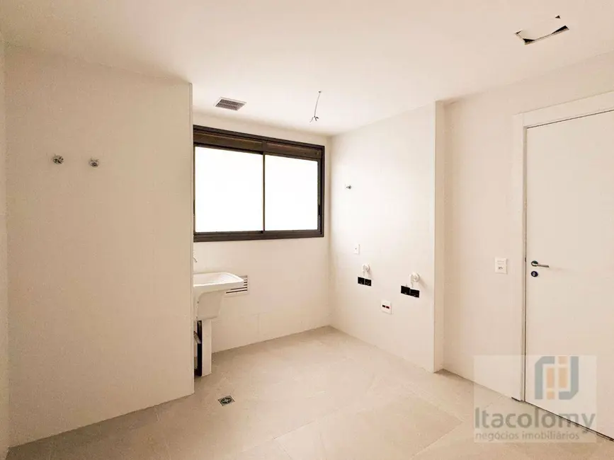 Foto 2 de Apartamento com 4 quartos à venda, 244m2 em Barueri - SP