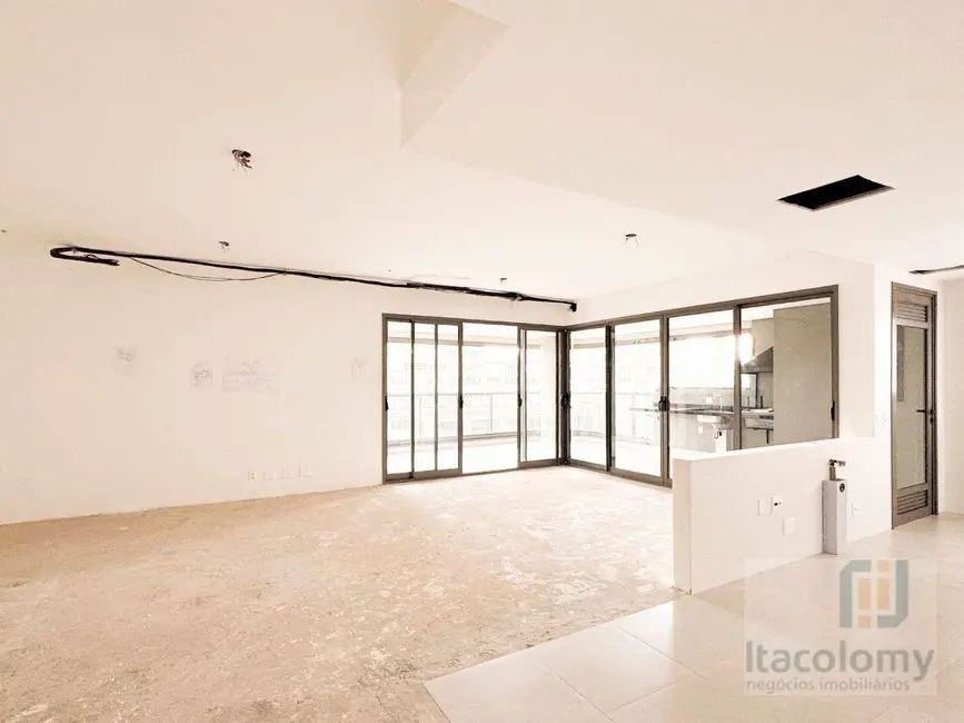 Foto 1 de Apartamento com 4 quartos à venda, 244m2 em Barueri - SP