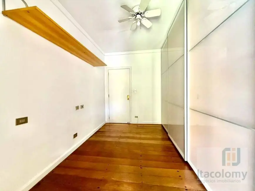 Foto 4 de Casa de Condomínio com 3 quartos para alugar, 786m2 em Barueri - SP