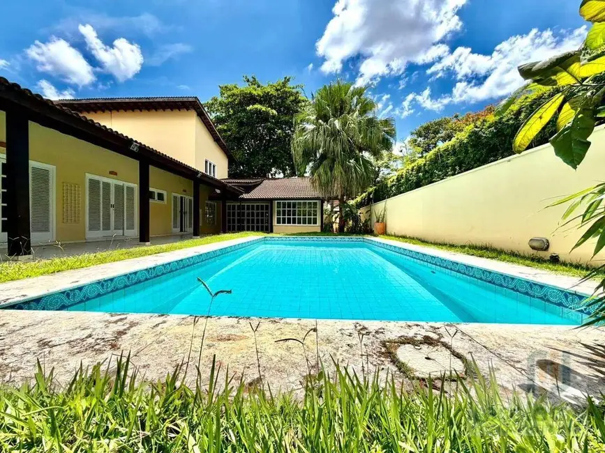 Foto 2 de Casa de Condomínio com 3 quartos para alugar, 786m2 em Barueri - SP