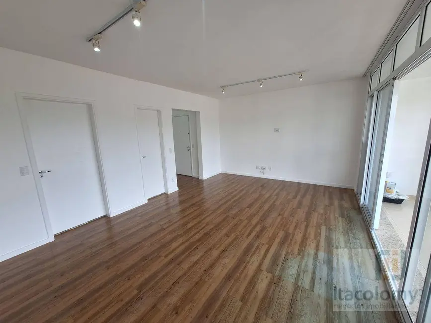 Foto 2 de Apartamento com 3 quartos para alugar, 122m2 em Alphaville Conde II, Barueri - SP