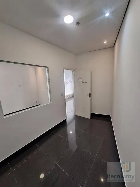 Foto 4 de Loja para alugar, 134m2 em Alphaville Industrial, Barueri - SP