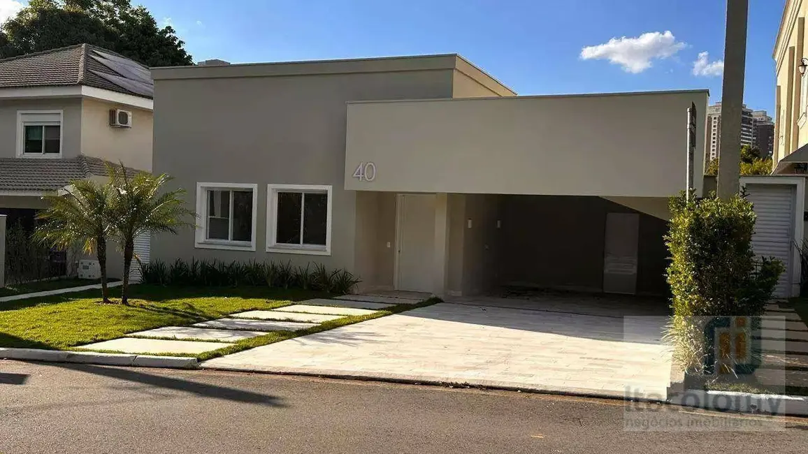 Foto 1 de Casa de Condomínio com 4 quartos para alugar, 640m2 em Barueri - SP