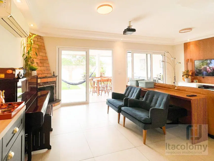 Foto 3 de Casa de Condomínio com 3 quartos à venda, 165m2 em Santana De Parnaiba - SP