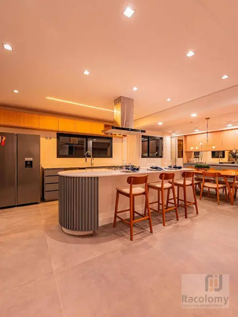 Foto 3 de Casa de Condomínio com 4 quartos à venda, 302m2 em Santana De Parnaiba - SP