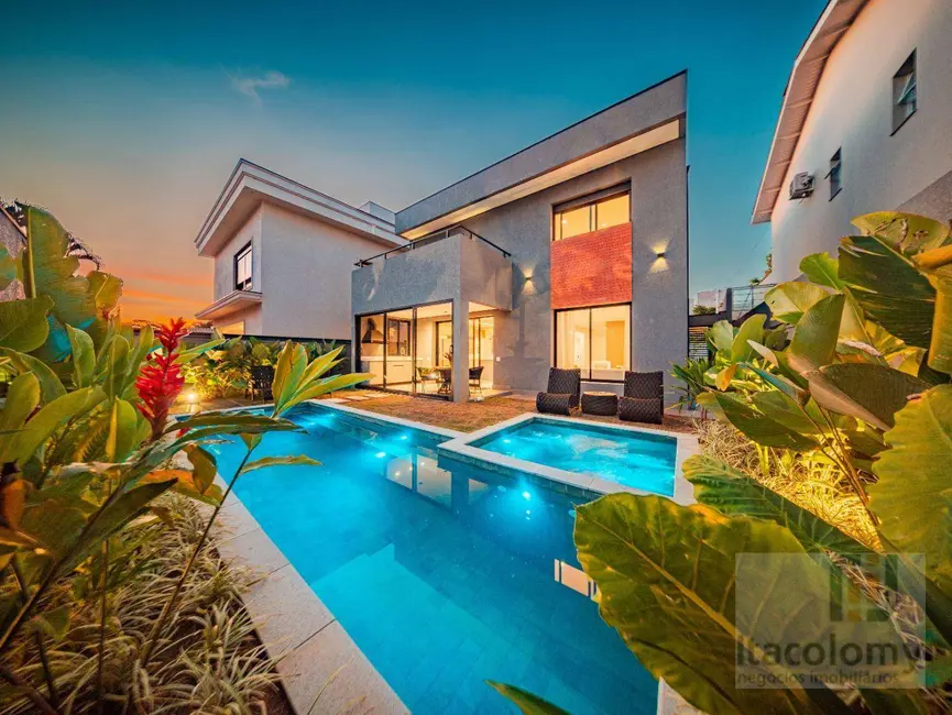 Foto 2 de Casa de Condomínio com 4 quartos à venda, 302m2 em Santana De Parnaiba - SP