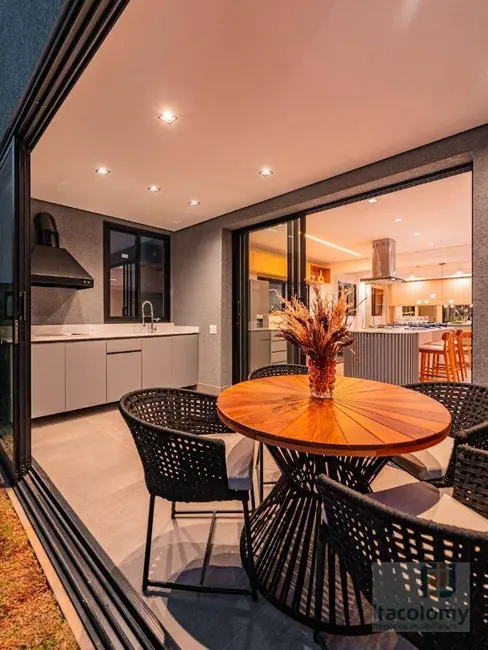 Foto 7 de Casa de Condomínio com 4 quartos à venda, 302m2 em Santana De Parnaiba - SP