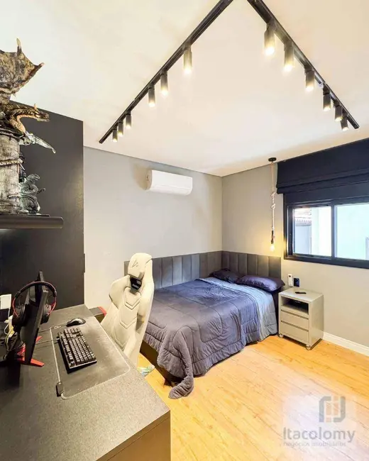 Foto 8 de Casa de Condomínio com 4 quartos à venda, 350m2 em Santana De Parnaiba - SP