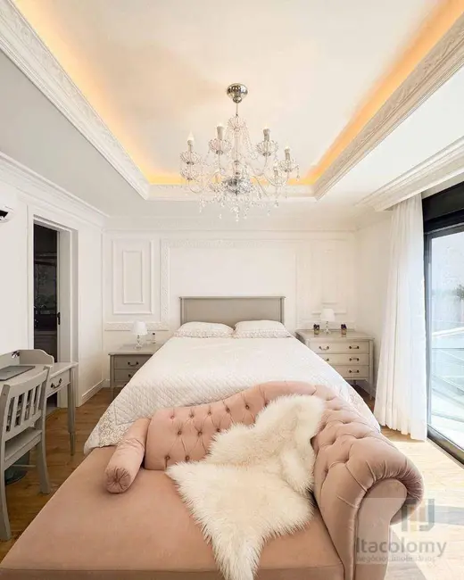 Foto 3 de Casa de Condomínio com 4 quartos à venda, 350m2 em Santana De Parnaiba - SP