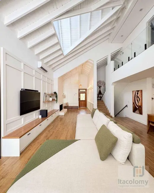 Foto 1 de Casa de Condomínio com 4 quartos à venda, 350m2 em Santana De Parnaiba - SP