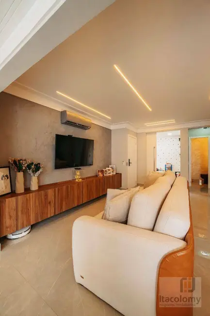 Foto 3 de Casa de Condomínio com 3 quartos à venda, 180m2 em Santana De Parnaiba - SP