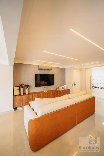 Foto 2 de Casa de Condomínio com 3 quartos à venda, 180m2 em Santana De Parnaiba - SP