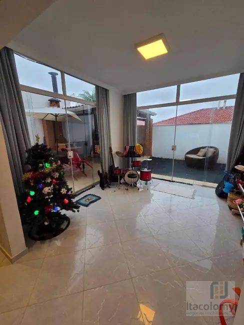 Casa de Condomínio com 3 quartos à venda, 200m2 em Tamboré, Santana De Parnaiba - SP - imagem 5 Foto 5 de Casa de Condomínio com 3 quartos à venda, 200m2 em Tamboré, Santana De Parnaiba - SP