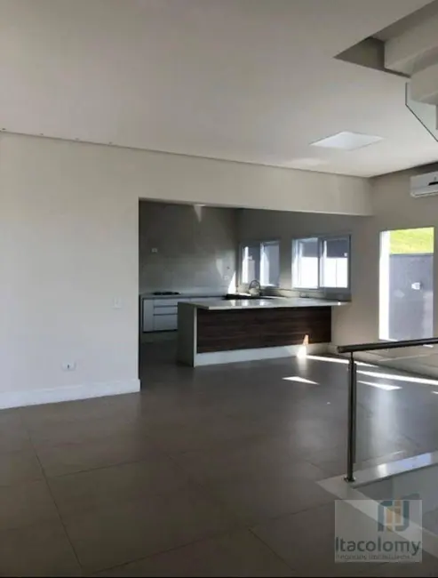 Foto 2 de Casa de Condomínio com 4 quartos para alugar, 441m2 em Santana De Parnaiba - SP