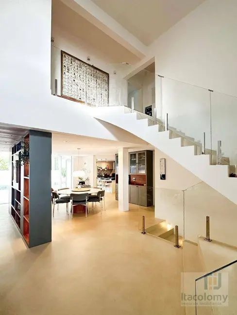 Foto 8 de Casa de Condomínio com 3 quartos à venda, 768m2 em Santana De Parnaiba - SP