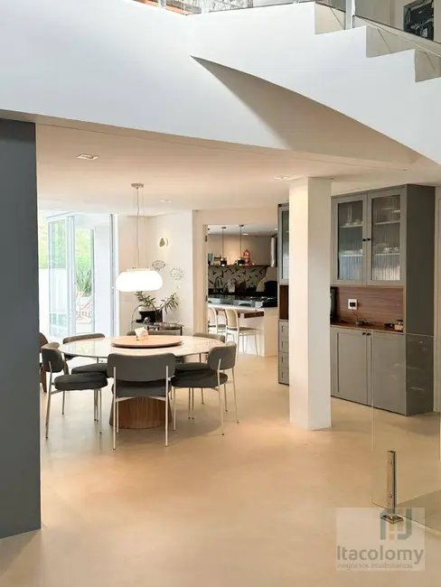 Foto 2 de Casa de Condomínio com 3 quartos à venda, 768m2 em Santana De Parnaiba - SP