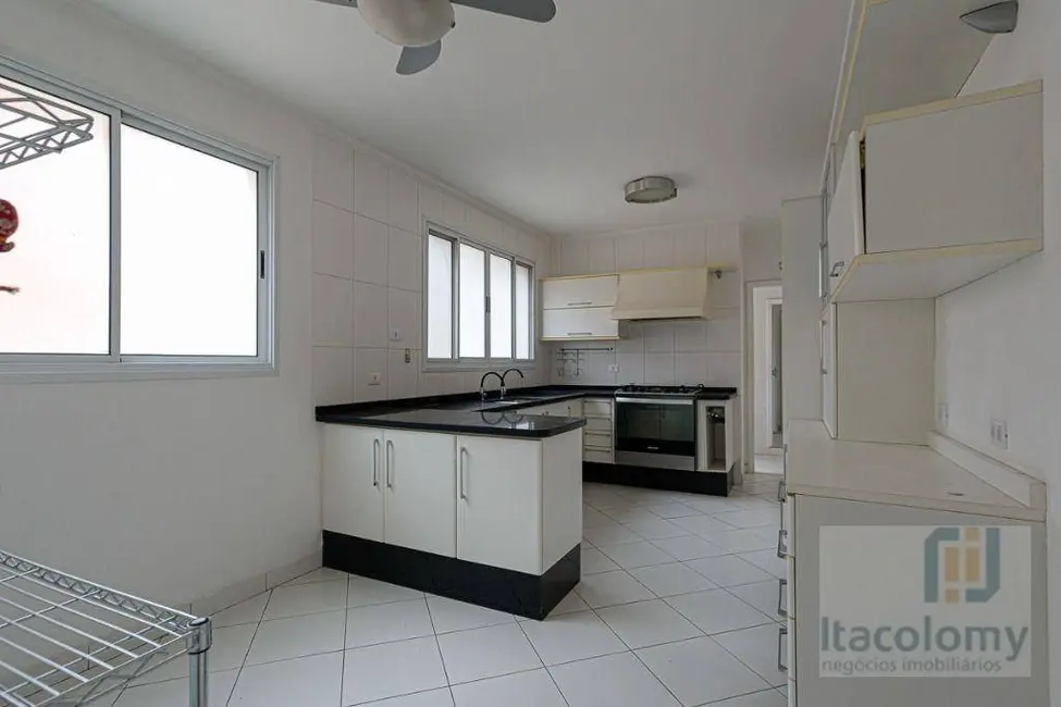 Foto 2 de Casa de Condomínio com 4 quartos à venda, 310m2 em Santana De Parnaiba - SP