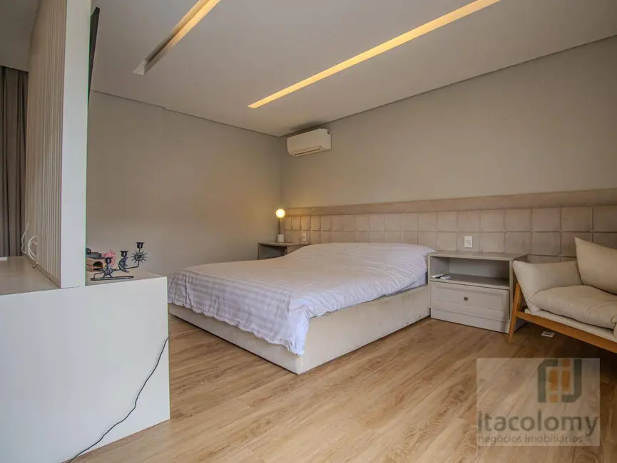Foto 8 de Casa de Condomínio com 4 quartos à venda, 840m2 em Santana De Parnaiba - SP