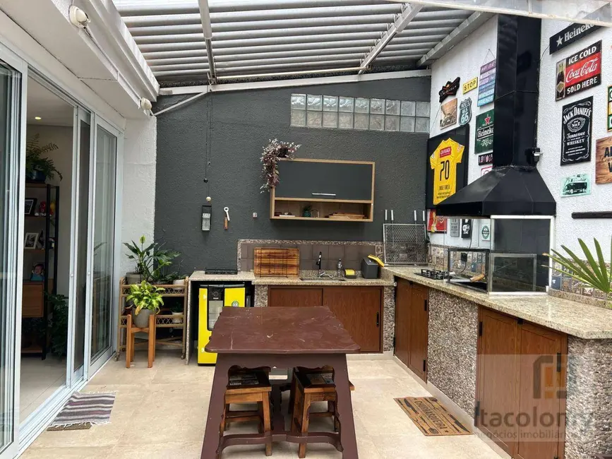 Casa de Condomínio com 4 quartos à venda, 180m2 em Tamboré, Santana De Parnaiba - SP - imagem 3 Foto 3 de Casa de Condomínio com 4 quartos à venda, 180m2 em Tamboré, Santana De Parnaiba - SP