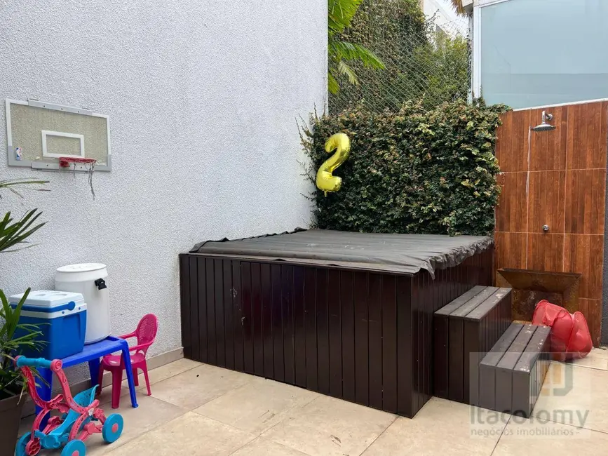 Casa de Condomínio com 4 quartos à venda, 180m2 em Tamboré, Santana De Parnaiba - SP - imagem 4 Foto 4 de Casa de Condomínio com 4 quartos à venda, 180m2 em Tamboré, Santana De Parnaiba - SP