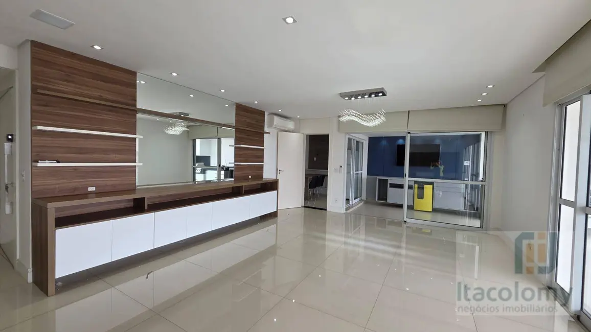 Foto 1 de Apartamento com 4 quartos para alugar, 243m2 em Alphaville Industrial, Barueri - SP