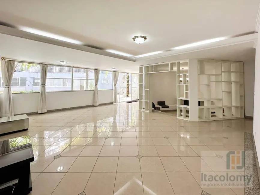 Casa de Condomínio com 4 quartos à venda, 1165m2 em Barueri - SP - imagem 4 Foto 4 de Casa de Condomínio com 4 quartos à venda, 1165m2 em Barueri - SP