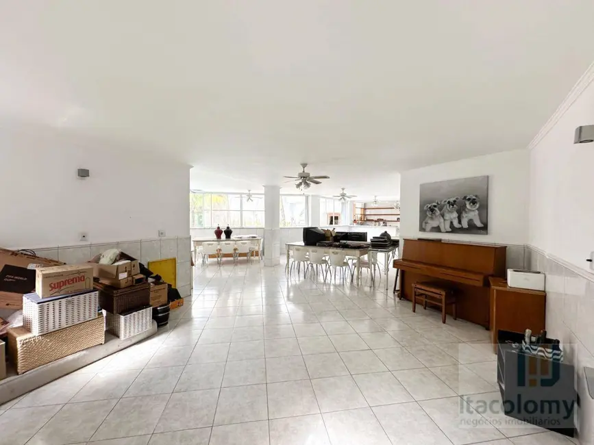 Casa de Condomínio com 4 quartos à venda, 1165m2 em Barueri - SP - imagem 3 Foto 3 de Casa de Condomínio com 4 quartos à venda, 1165m2 em Barueri - SP