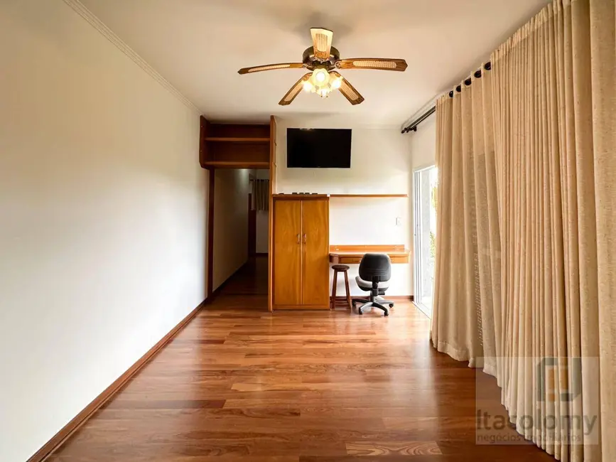 Casa de Condomínio com 4 quartos à venda, 1165m2 em Barueri - SP - imagem 8 Foto 8 de Casa de Condomínio com 4 quartos à venda, 1165m2 em Barueri - SP