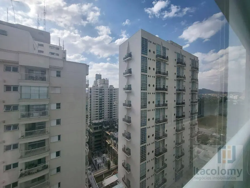 Foto 7 de Apartamento com 3 quartos para alugar, 243m2 em Alphaville Industrial, Barueri - SP