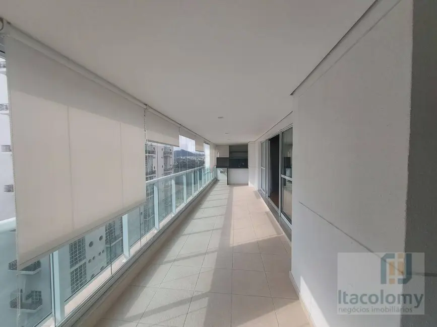 Foto 6 de Apartamento com 3 quartos para alugar, 243m2 em Alphaville Industrial, Barueri - SP