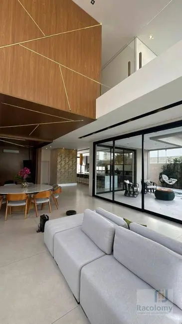 Casa de Condomínio com 5 quartos à venda, 670m2 em Barueri - SP - imagem 8 Foto 8 de Casa de Condomínio com 5 quartos à venda, 670m2 em Barueri - SP