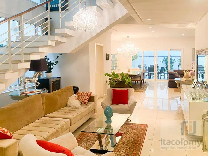 Foto 3 de Casa de Condomínio com 3 quartos à venda, 360m2 em Santana De Parnaiba - SP